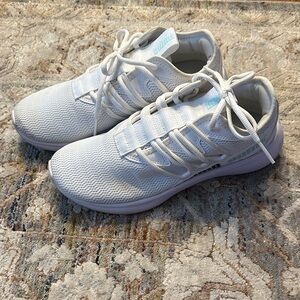 White Puma Women’s Athletic Sneakers